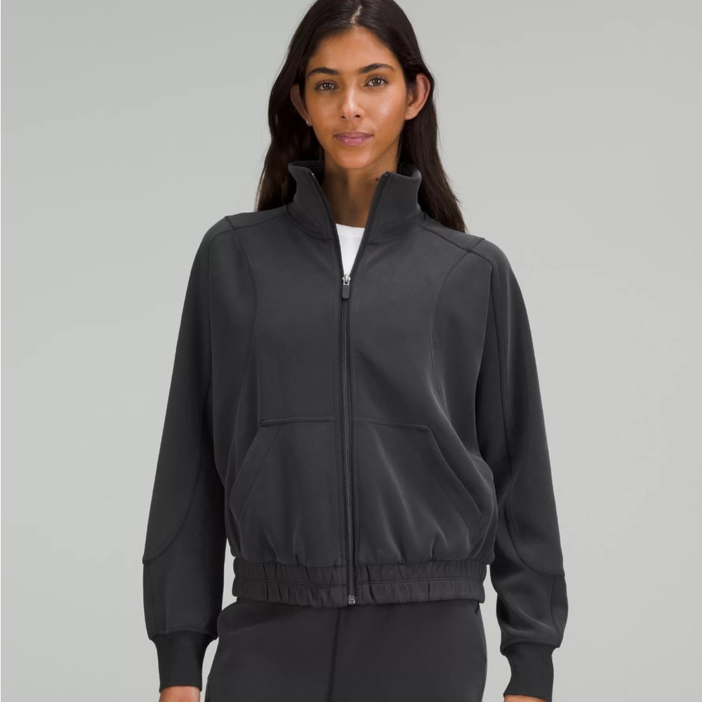 Lululemon brushed softstreme funnel jacket in black size 4